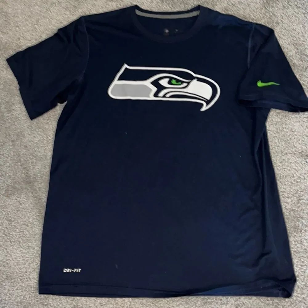 Blue Nike Seattle Seahawks big logo dri fit SS football t shirt L